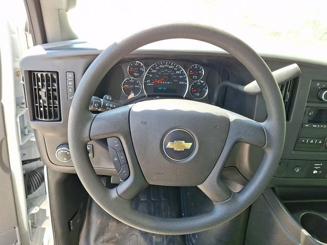 2025 Chevrolet Express Cutaway 3500 1WT