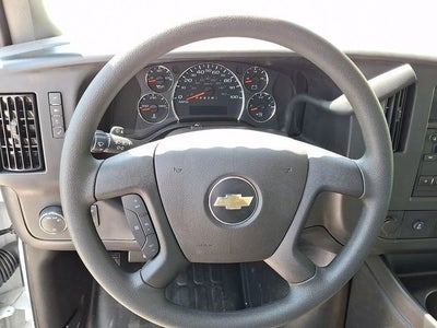 2025 Chevrolet Express Cutaway 3500 1WT