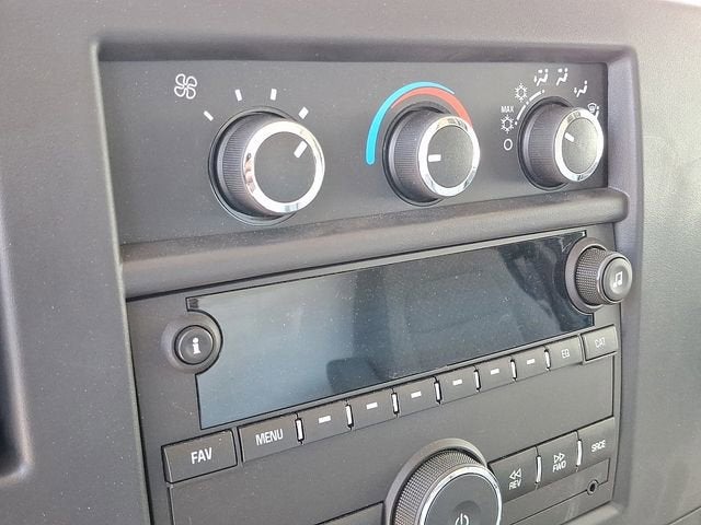 2025 Chevrolet Express Cutaway 3500 1WT