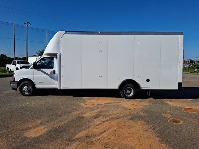 2026 Chevrolet Express Cutaway 4500 2WT