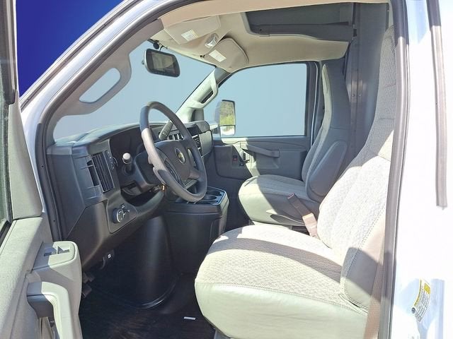 2026 Chevrolet Express Cutaway 4500 2WT