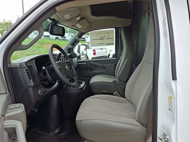 2026 Chevrolet Express Cutaway 4500 2WT