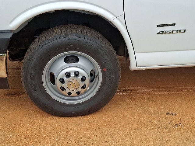 2026 Chevrolet Express Cutaway 4500 2WT