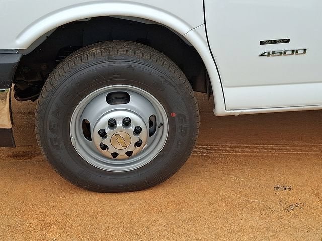 2026 Chevrolet Express Cutaway 4500 2WT