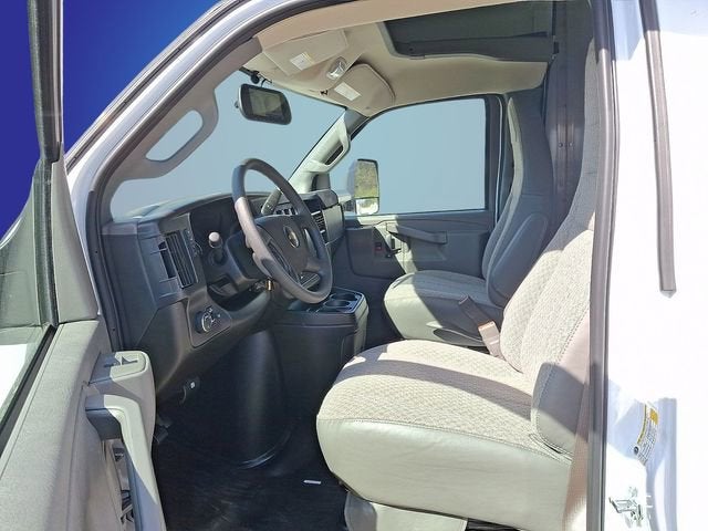 2026 Chevrolet Express Cutaway 4500 2WT