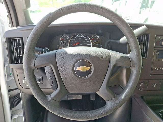 2024 Chevrolet Express Cutaway 4500 2WT