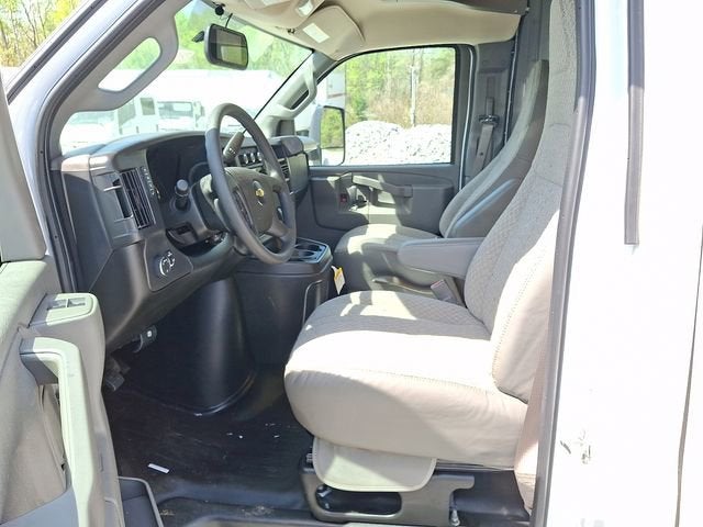 2026 Chevrolet Express Cutaway 4500 2WT