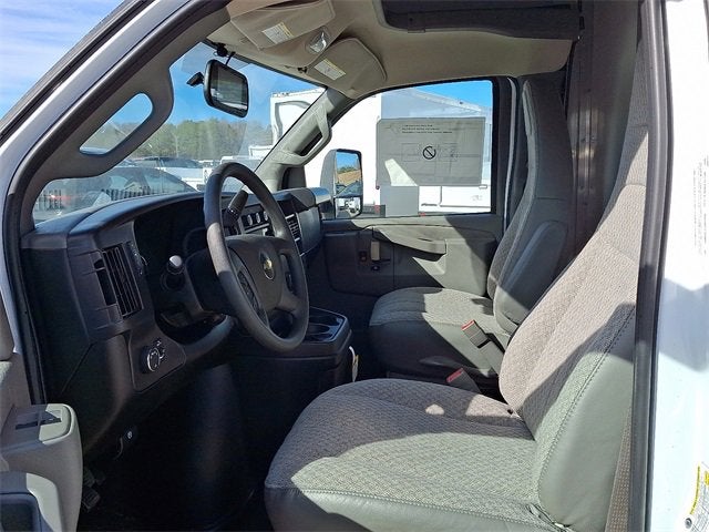 2025 Chevrolet Express Cutaway 4500 2WT