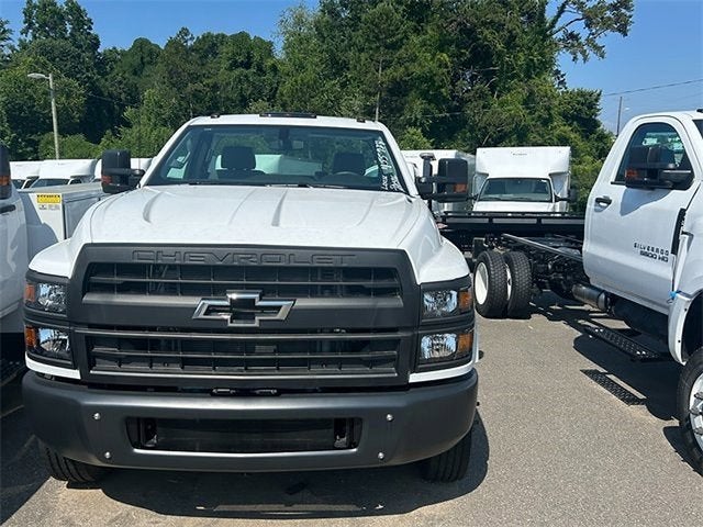 2023 Chevrolet Silverado 5500 HD Work Truck