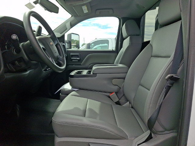 2022 Chevrolet Silverado 5500 HD Work Truck