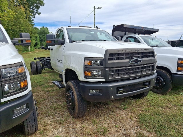 2022 Chevrolet Silverado 6500 HD Work Truck
