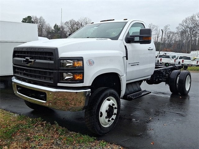 2024 Chevrolet Silverado 6500 HD Work Truck