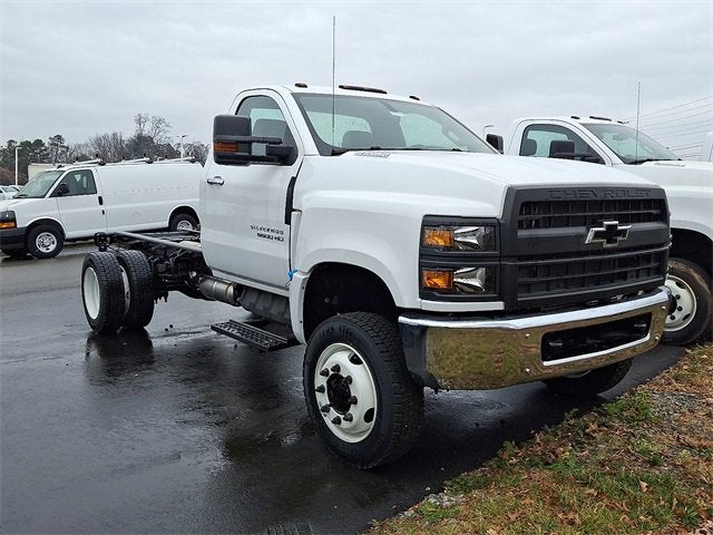 2024 Chevrolet Silverado 6500 HD Work Truck