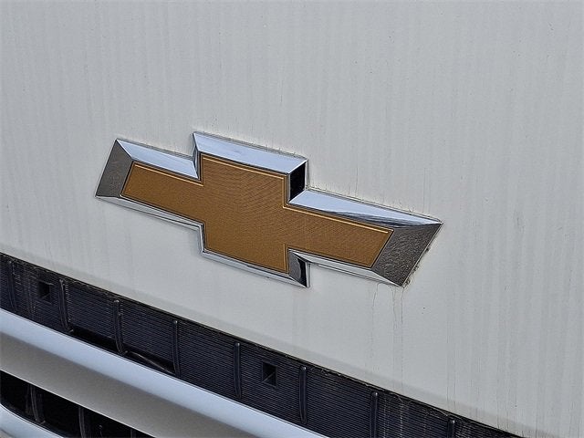 2025 Chevrolet Low Cab Forward 5500 XG Base