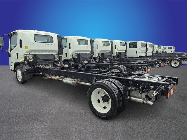 2025 Chevrolet Low Cab Forward 5500 XG Base