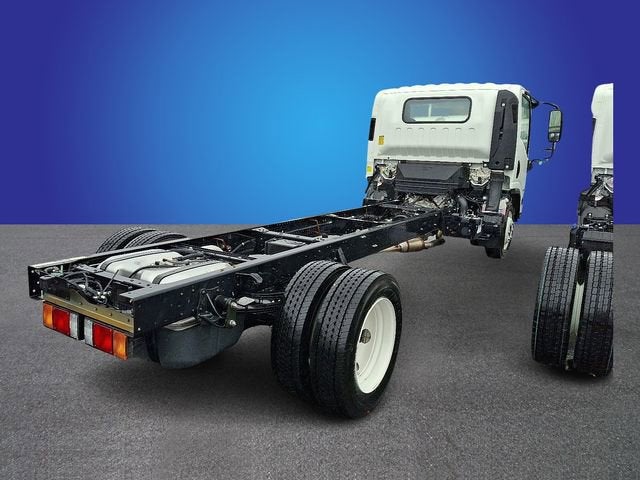 2025 Chevrolet Low Cab Forward 5500 XG Base