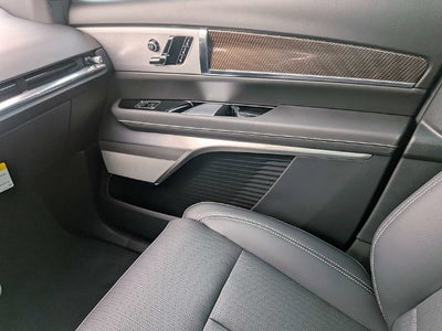 2027 Cadillac VISTIQ Sport