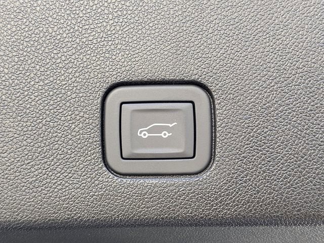 2025 Cadillac XT6 Luxury