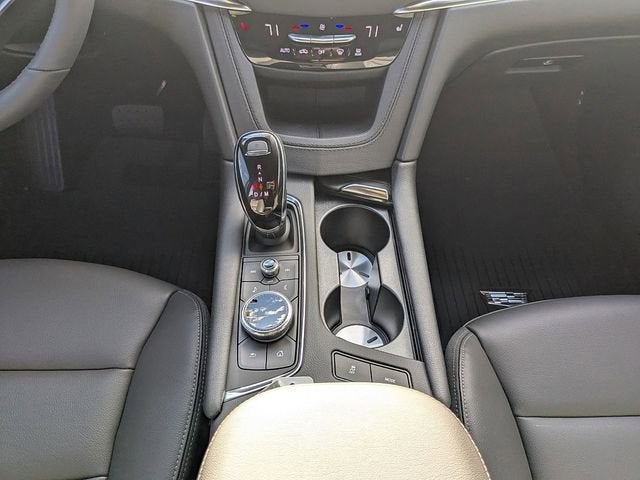 2025 Cadillac XT6 Luxury