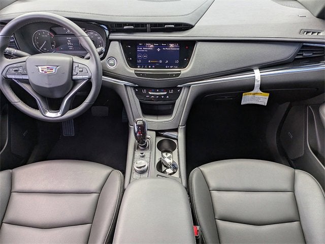 2025 Cadillac XT6 Luxury