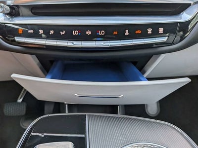 2024 Cadillac LYRIQ Luxury 1