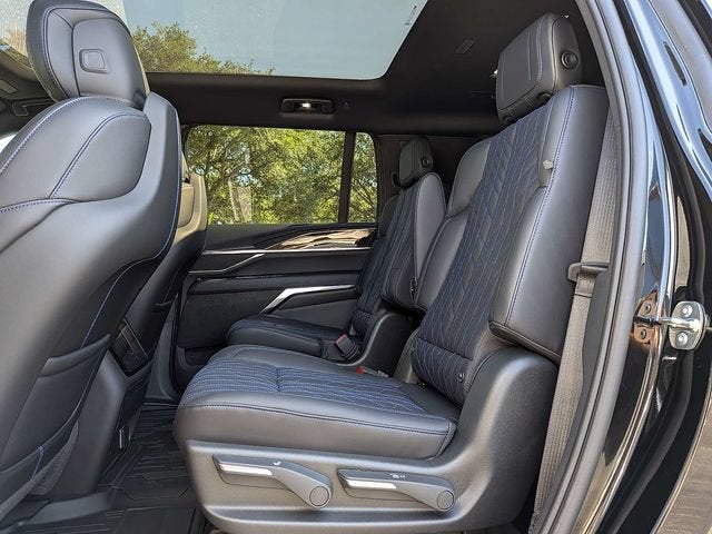 2026 Cadillac ESCALADE IQL Sport
