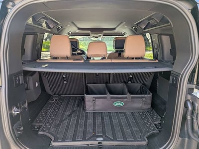 2025 Land Rover Defender X-Dynamic SE