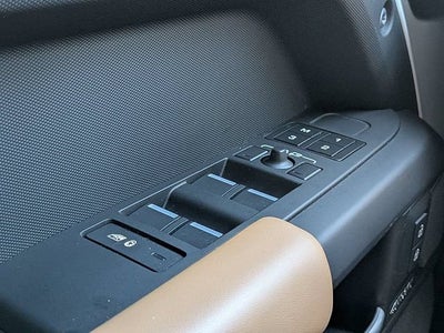 2025 Land Rover Defender X-Dynamic SE