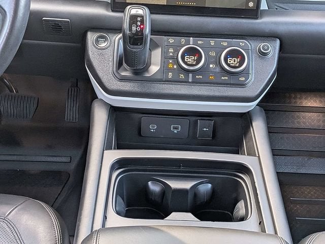2023 Land Rover Defender SE