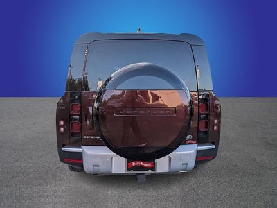 2023 Land Rover Defender SE