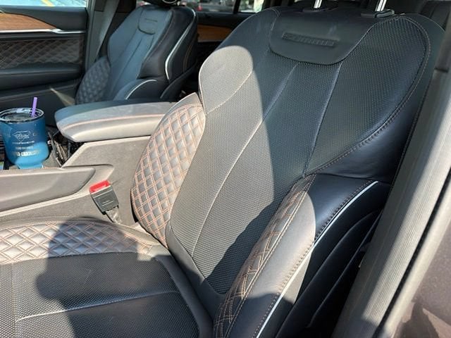 2022 Jeep Grand Cherokee Summit Reserve