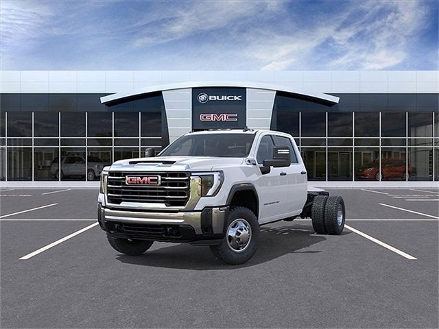 2026 GMC Sierra 3500 HD Chassis Cab Pro