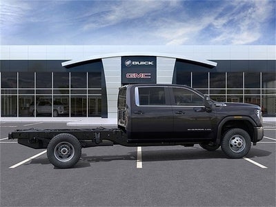 2025 GMC Sierra 3500 HD Chassis Cab Pro
