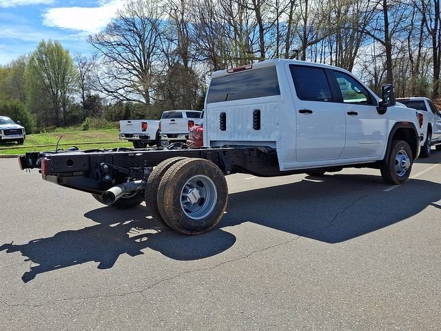 2026 GMC Sierra 3500 HD Chassis Cab Pro