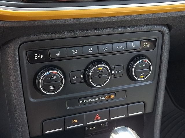 2016 Volkswagen Beetle 1.8T Dune