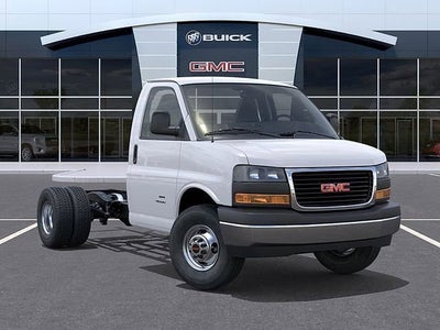 2025 GMC Savana Cutaway 3500 1WT