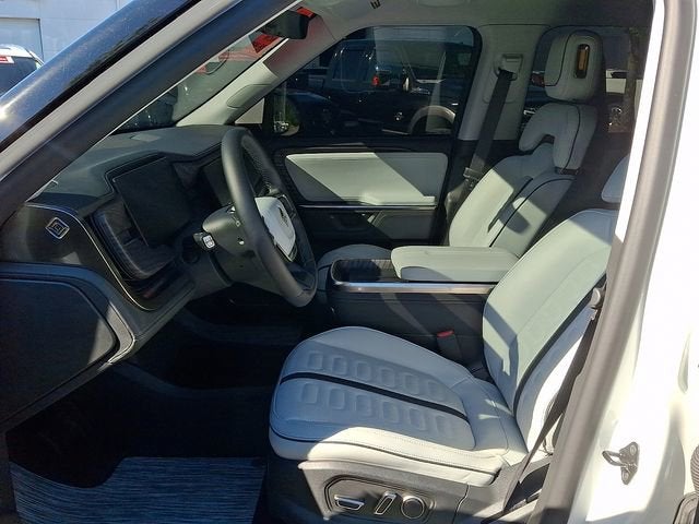 2025 RIVIAN R1S Adventure