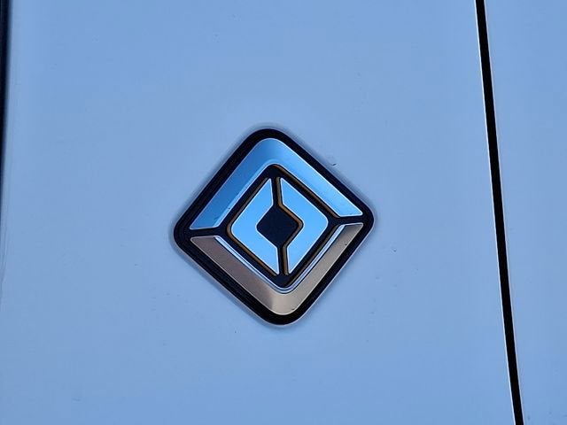 2025 RIVIAN R1S Adventure