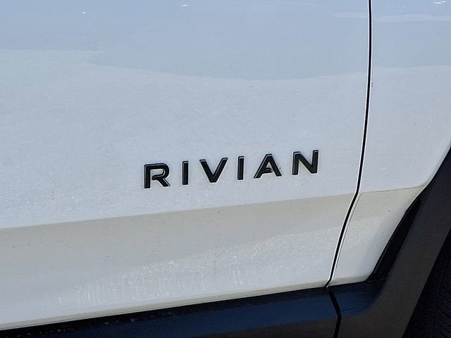 2025 RIVIAN R1S Adventure