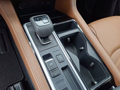 2025 Nissan Pathfinder Platinum FWD