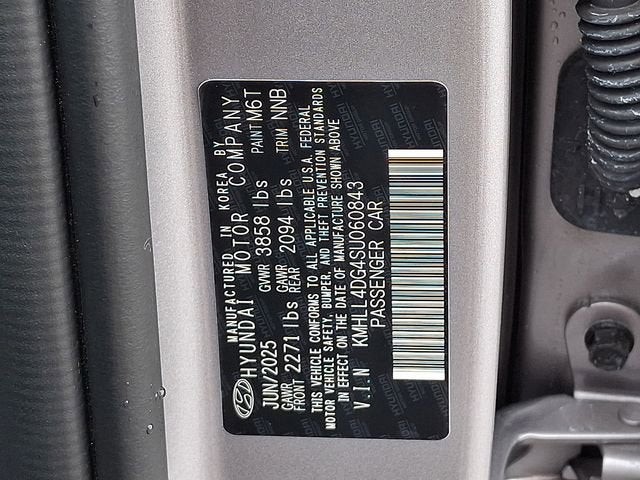 2025 Hyundai Elantra SE