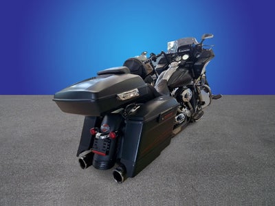 2012 Harley-Davidson Road Glide Custom 103
