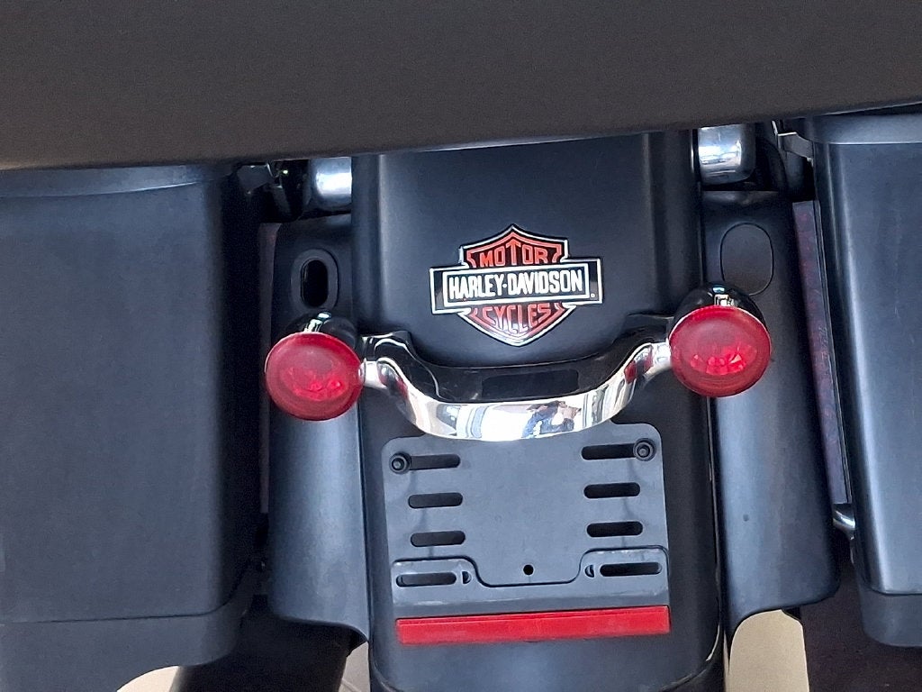 2012 Harley-Davidson Road Glide Custom 103