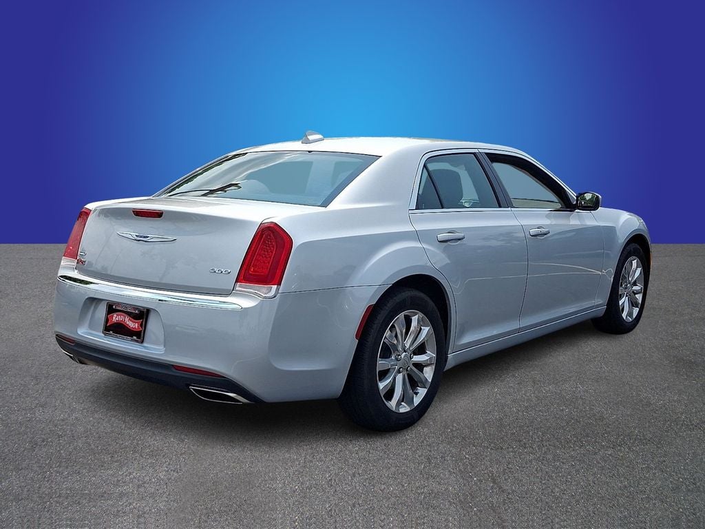 2019 Chrysler 300 Touring