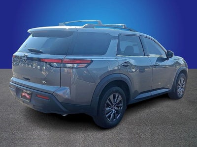 2022 Nissan Pathfinder SV