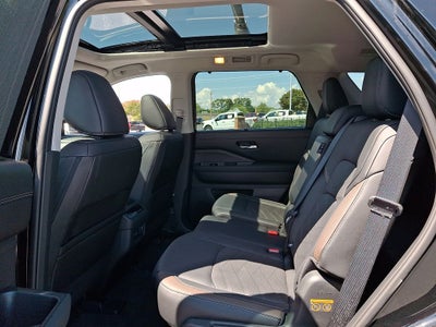 2025 Nissan Pathfinder Platinum