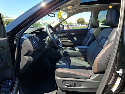 2025 Nissan Pathfinder Platinum