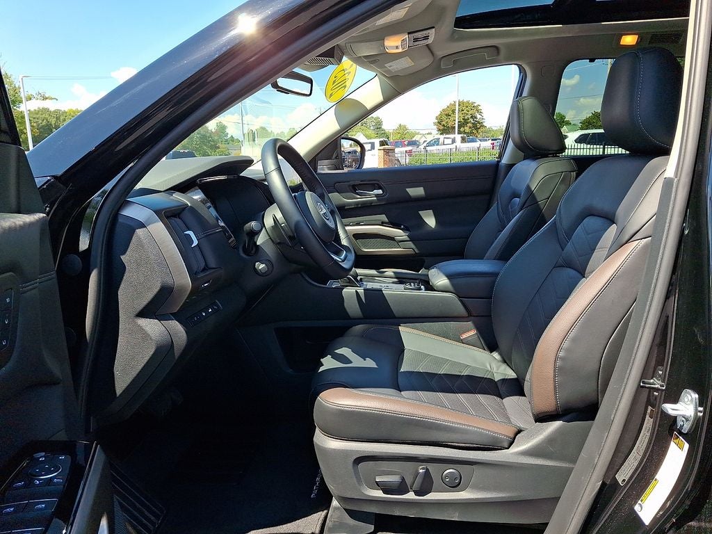 2025 Nissan Pathfinder Platinum