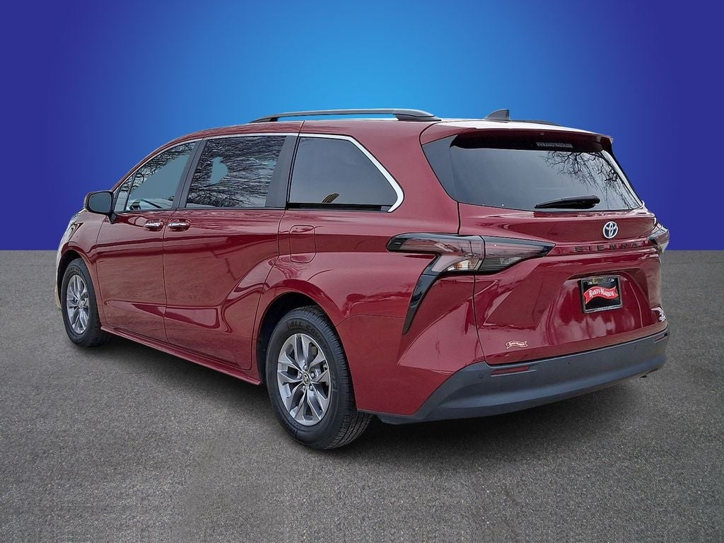 2023 Toyota Sienna XLE