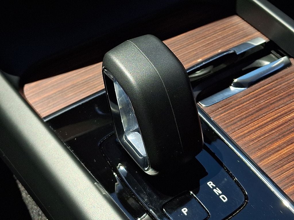 2024 Volvo S60 B5 Plus Dark Theme